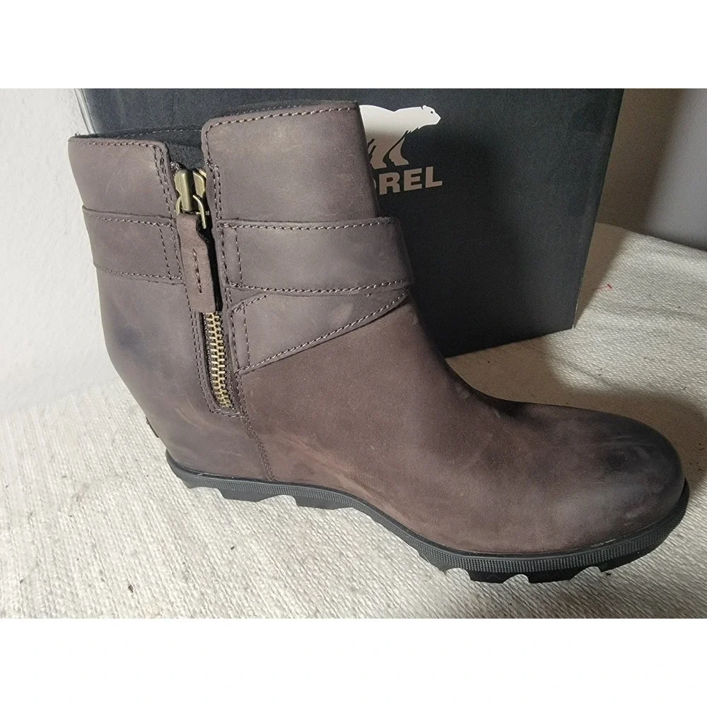 Sorel Joan of Arctic Wedge‎ II Buckle Boot 11 Blackened Brown Waterproof Leather